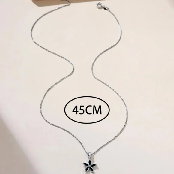 Onyx Flower Necklace - Picture 3 of 3